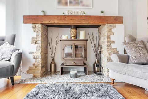 1 Bourne Way, Addlestone, KT15 2BT