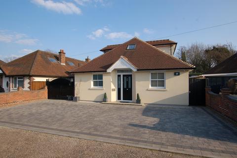 1 Bourne Way, Addlestone, KT15 2BT