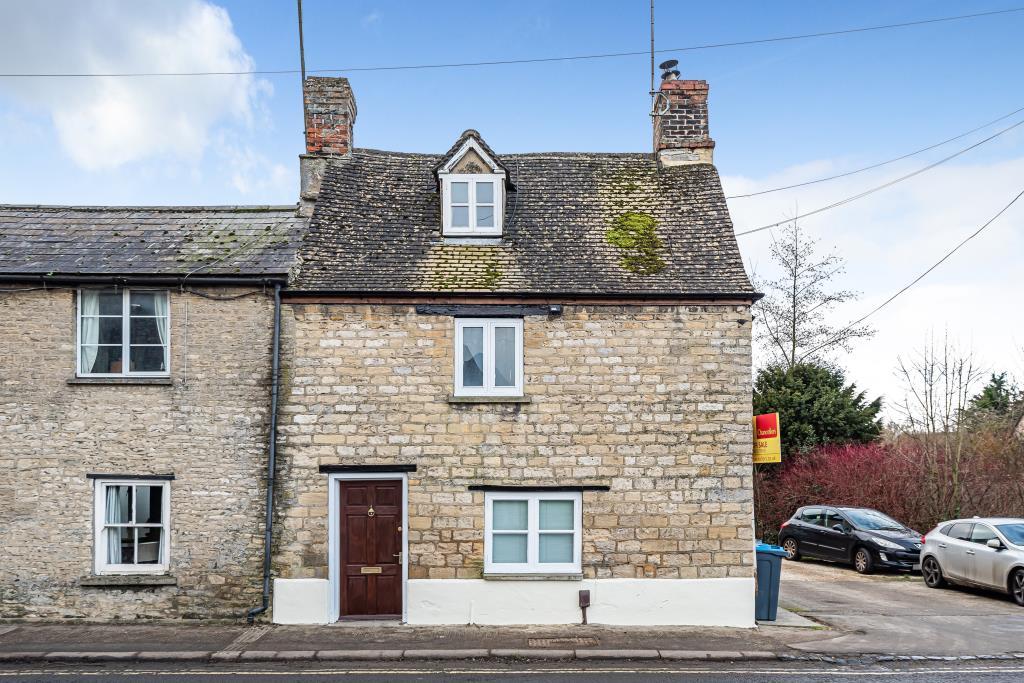 Witney, Oxfordshire, OX28 2 bed cottage for sale £237,500