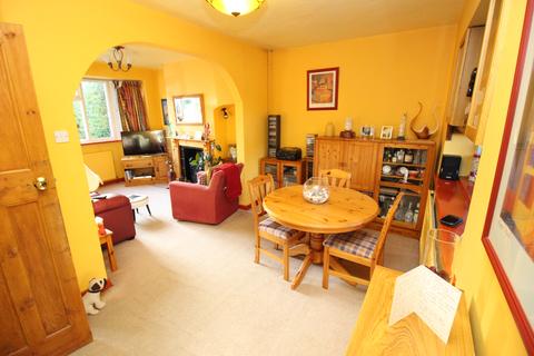 14 Pembury Avenue, Worcester Park, KT4 8BT