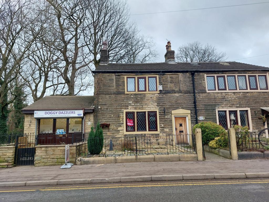 Newhey Road, Milnrow, Rochdale... 2 bed semidetached house £135,000