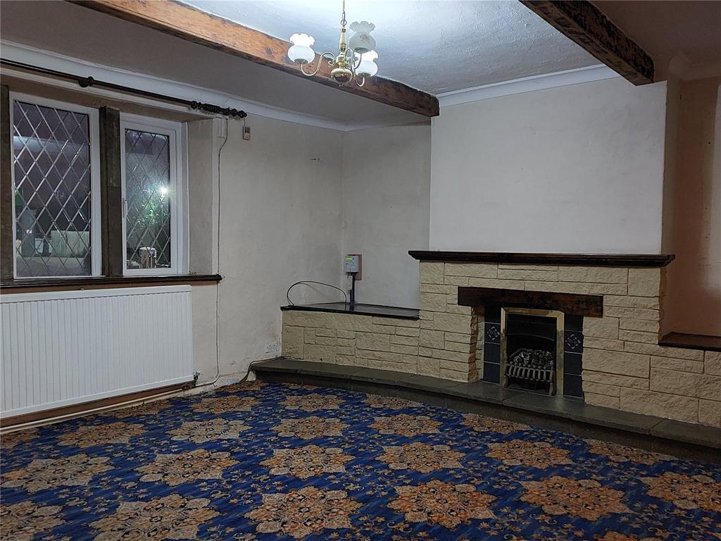 Newhey Road, Milnrow, Rochdale... 2 bed semidetached house £135,000