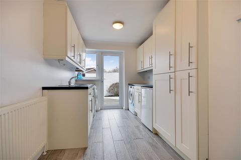 1 Copford Close, Billericay, CM11 2DX