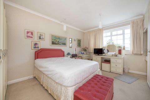 8 Lynton Road, New Malden, KT3 5EE