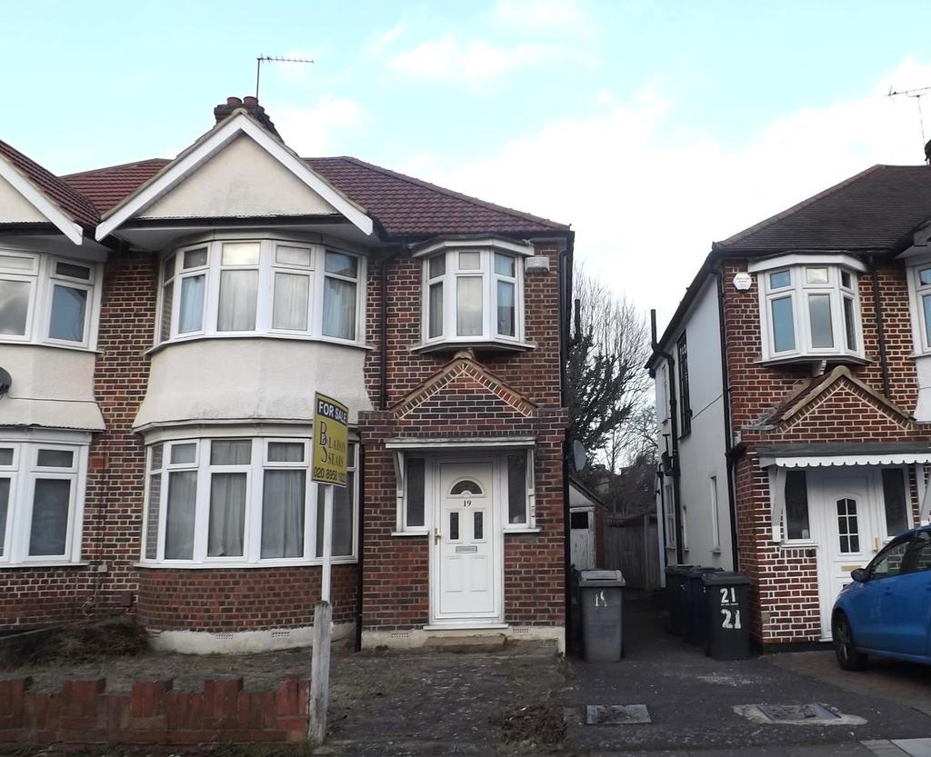 Brook Avenue, Edgware HA8 3 bed semidetached house £610,000