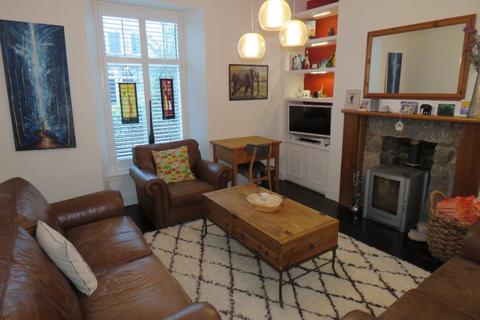 2 bedroom flat to rent, Thomson Street, Rosemount, Aberdeen, AB25