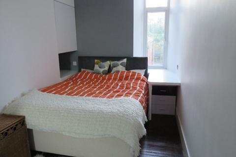 2 bedroom flat to rent, Thomson Street, Rosemount, Aberdeen, AB25