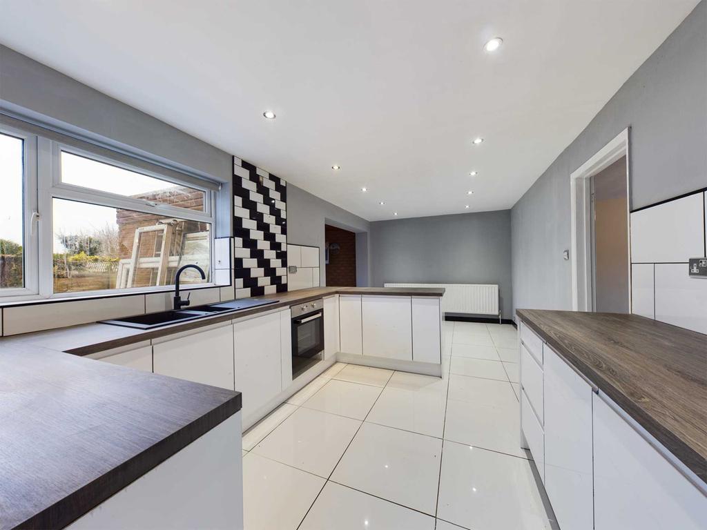 Blackfriars, Rushden 4 bed detached house £350,000