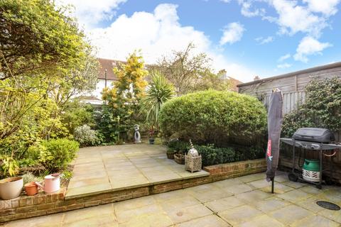 3 bedroom house to rent - The Bungalows London SW16