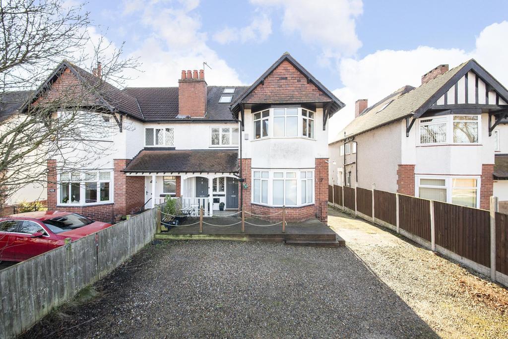 Street Lane, Leeds, West Yorkshire, LS8 1BD 3 bed flat £1,000 pcm (£