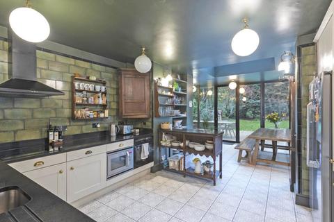 5 bedroom semi-detached house to rent, Croxted Road Dulwich SE21 8NP