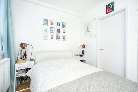 38 Bushell Close, London, SW2 3LL