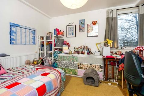 38 Bushell Close, London, SW2 3LL