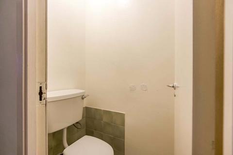 38 Bushell Close, London, SW2 3LL