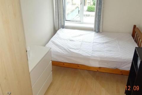 3 bedroom flat to rent, Woodville Road, Cathays, Cardiff