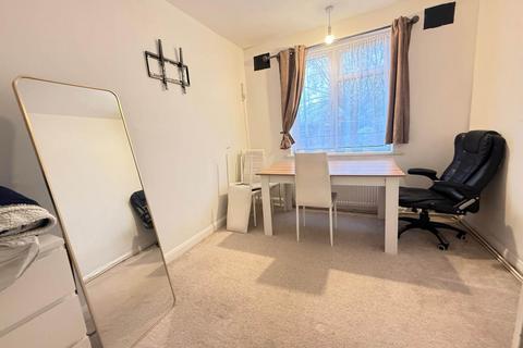 undefined, Shelley Ave, Greenford, UB6 8RX
