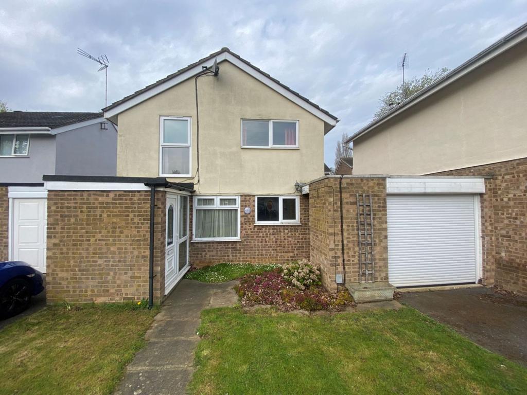 Laurel Court, The Arbours, Northampton NN3 3RY 3 bed detached house £