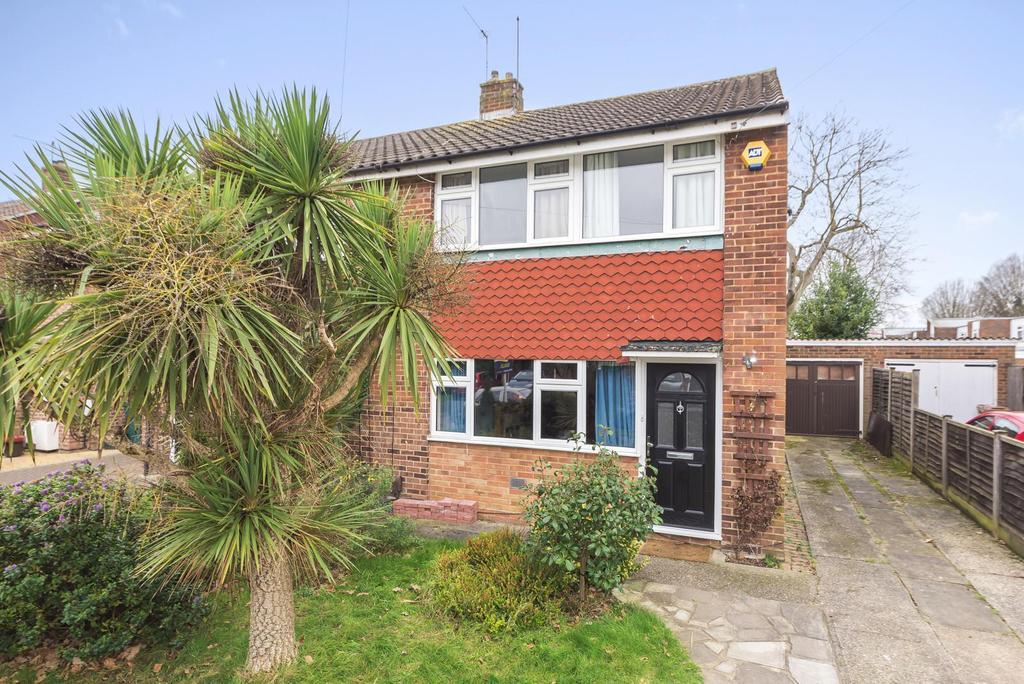 Western Drive, Shepperton, TW17 3 bed semidetached house £545,000