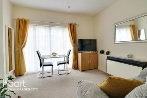 1 bedroom apartment for sale - Barnside Court, Welwyn Garden City