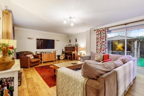 8 Colebrook, Ottershaw, Chertsey, KT16 0JU