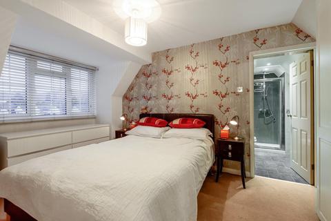 8 Colebrook, Ottershaw, Chertsey, KT16 0JU