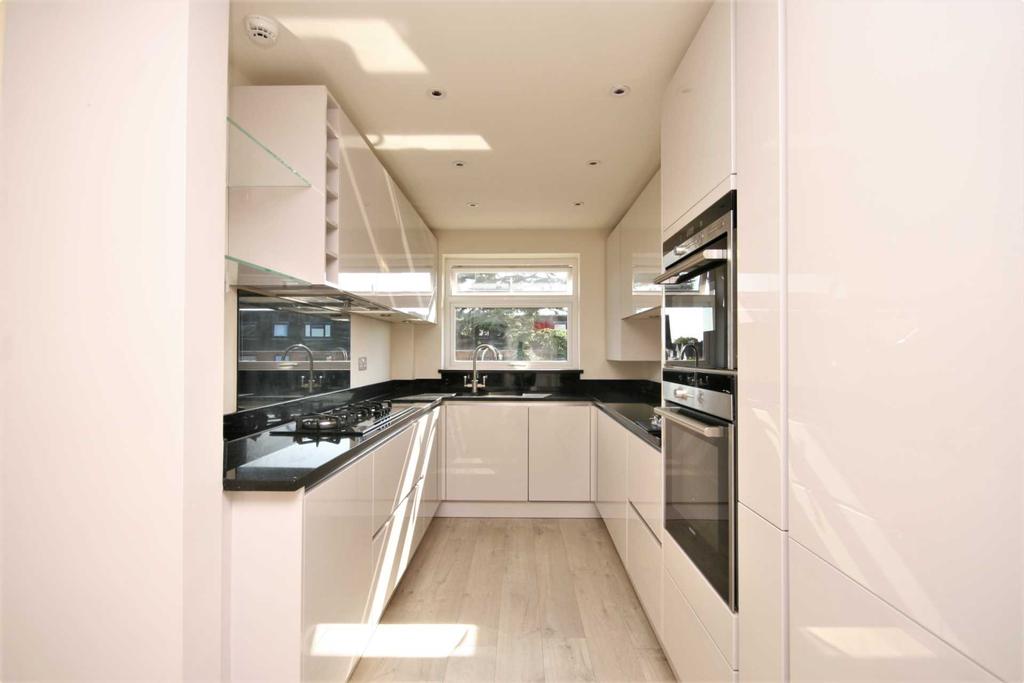 Lankton Close, Beckenham 1 bed flat £1,225 pcm (£283 pw)