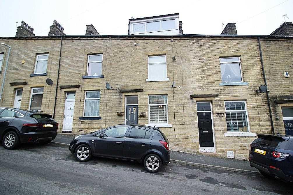 Mitchell Street, Sowerby Bridge 3 bed terraced house £140,000
