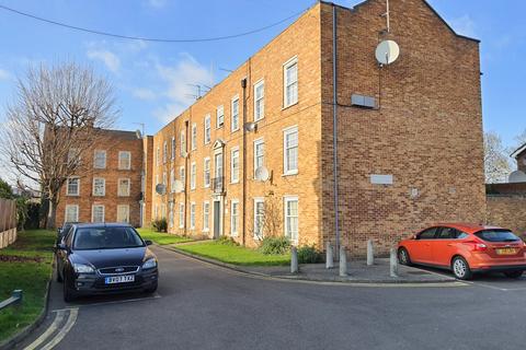 2 bedroom ground floor flat for sale - Baker Street, Enfield EN1