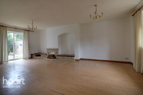 14 Weston Green, Dagenham, RM9 5UB