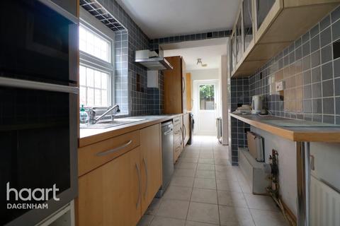 14 Weston Green, Dagenham, RM9 5UB