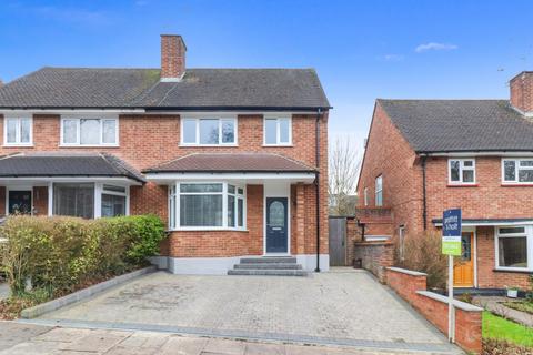 3 bedroom semi-detached house for sale - Farmers Close, Leavesden, Herts, WD25