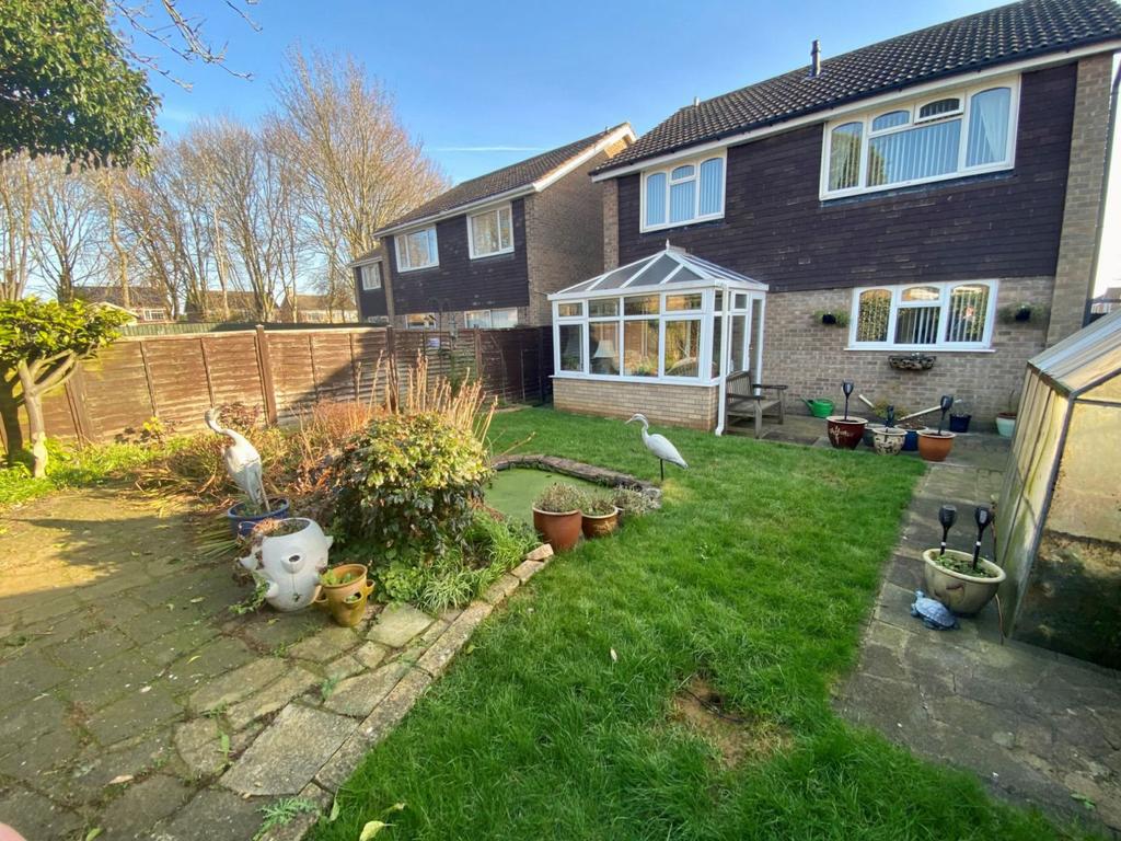 Middle Mead Court, Standens Barn, Northampton NN3 9TE 4 bed detached