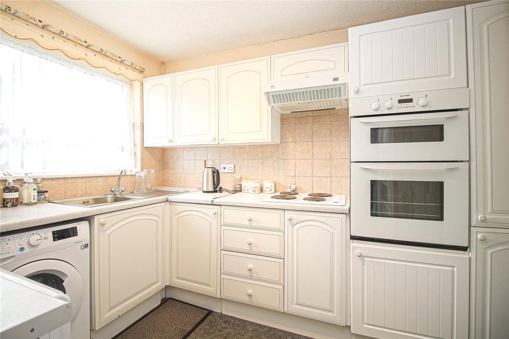 Moreton Park Road, Bideford, EX39 2 bed bungalow £200,000