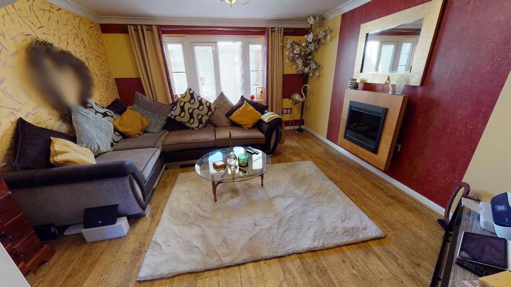 Frank Large Walk, St Crispin, Northampton NN5 4UP 3 bed townhouse £300,000