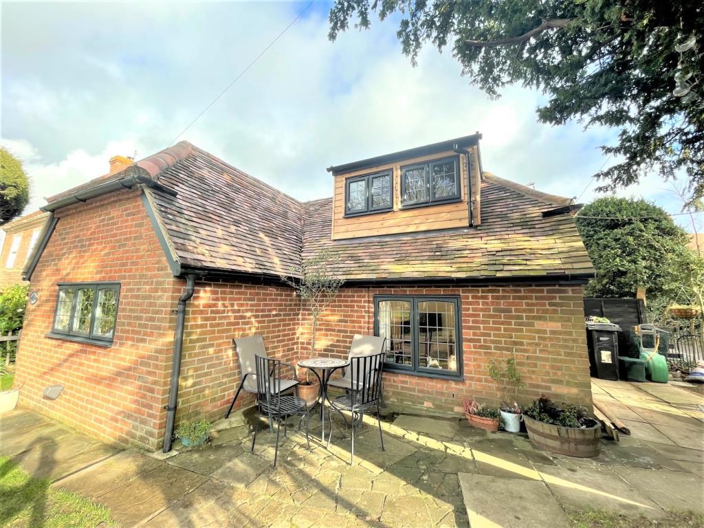 Ford Lane, East Hendred, OX12 2 bed cottage £1,200 pcm (£277 pw)