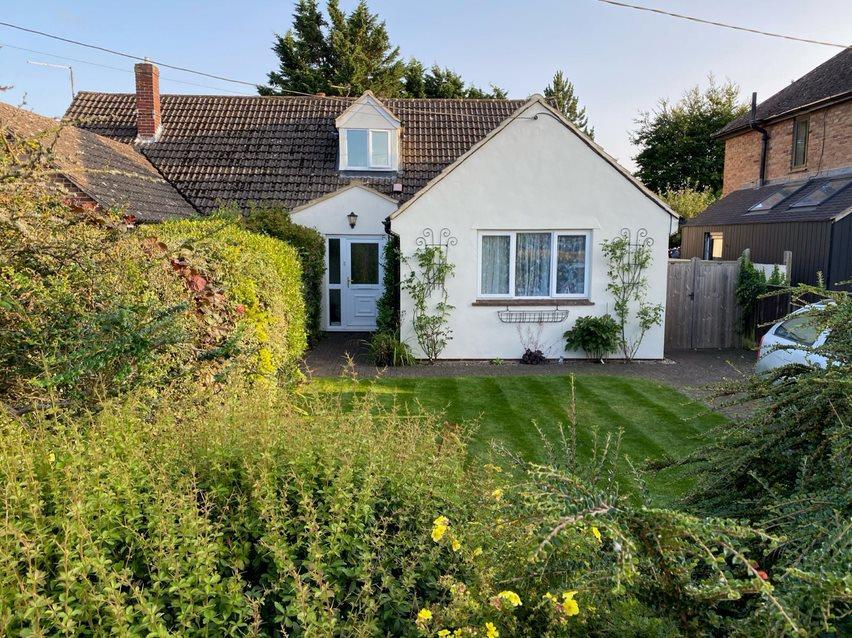 Cumnor, West Oxford, OX2 3 bed semidetached bungalow £485,000