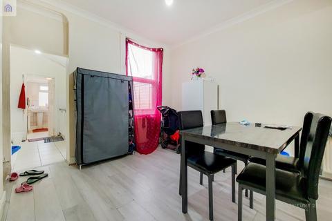31 Olive Road, London, E13 9PZ