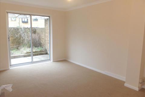 Studio to rent, Deerhurst Close, Feltham, Middlesex, TW13