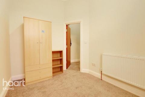 1 bedroom flat to rent, Madeley Road, London