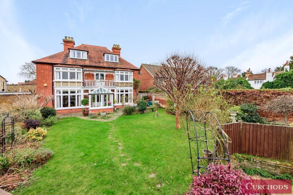Blacksmiths Lane, Laleham, TW18 7 bed detached house £1,500,000