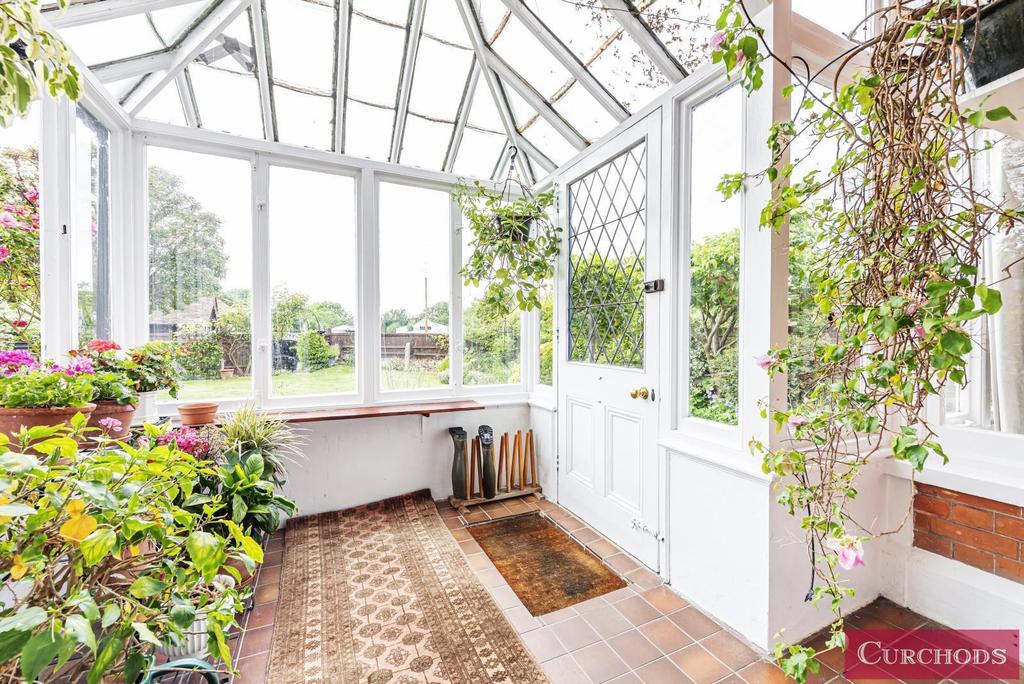 Blacksmiths Lane, Laleham, TW18 7 bed detached house £1,500,000