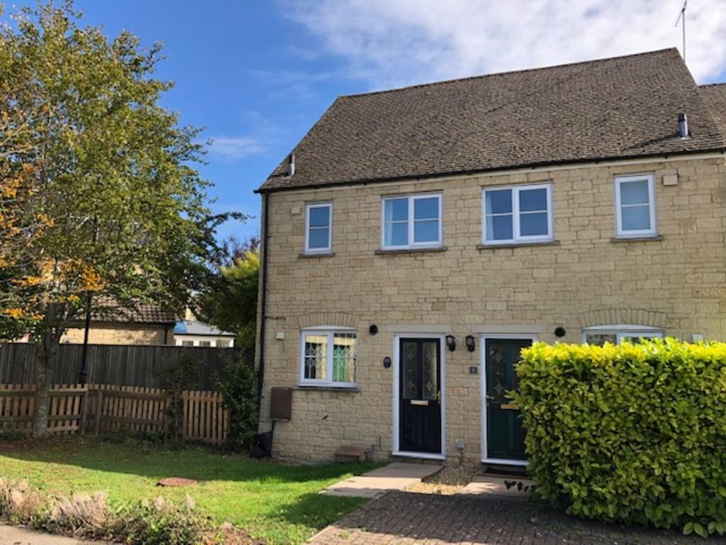 Swansfield, Lechlade 2 bed end of terrace house £910 pcm (£210 pw)