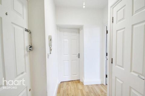 1 bedroom flat to rent, High Street, Bedford