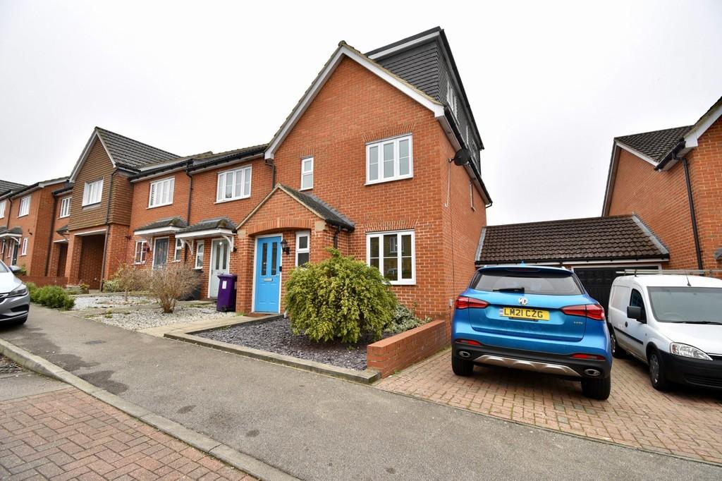 Whitehorse Lane, Stevenage 4 bed end of terrace house £465,000