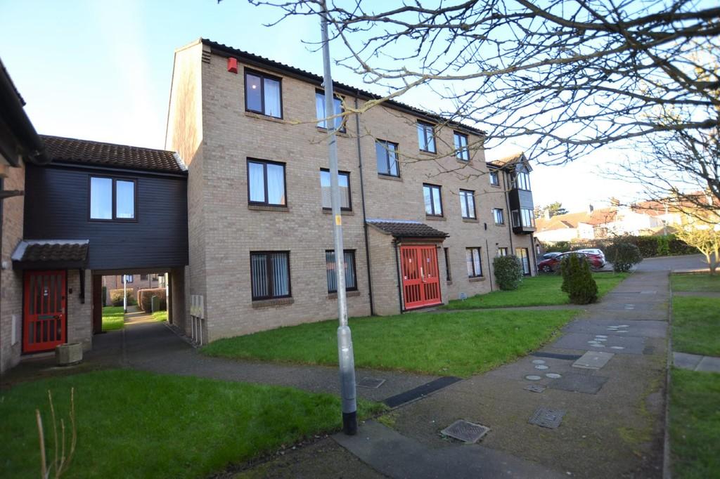 Ingram Court, Hall Road, Norwich 2 bed ground floor flat £725 pcm (£