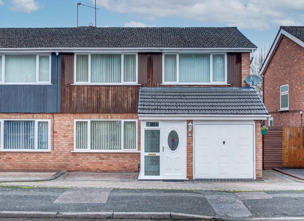 Marlpool Drive, Redditch B97 4RX 3 bed semidetached house £275,000