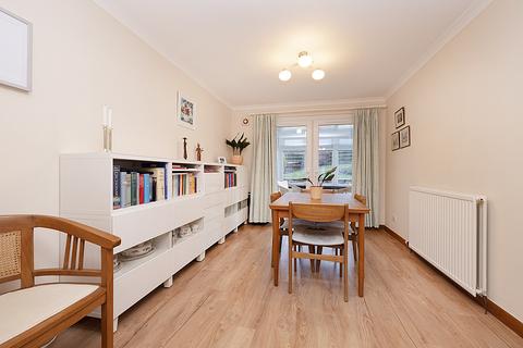 8 Burnside Park, Balerno, EH14 7LY