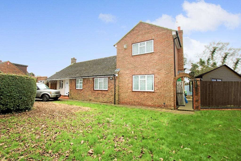 Takeley, Stortford 5 bed detached house £650,000