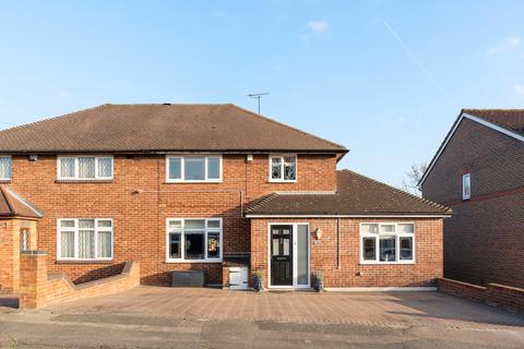 3 Homecroft Gardens, Loughton, IG10 3RB