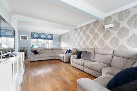 3 Homecroft Gardens, Loughton, IG10 3RB